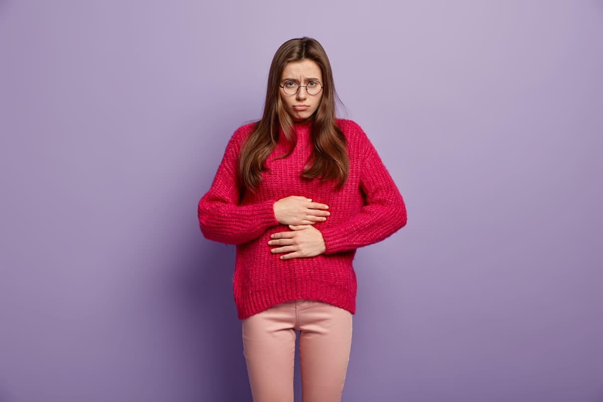 ağrı yaşayan kadın